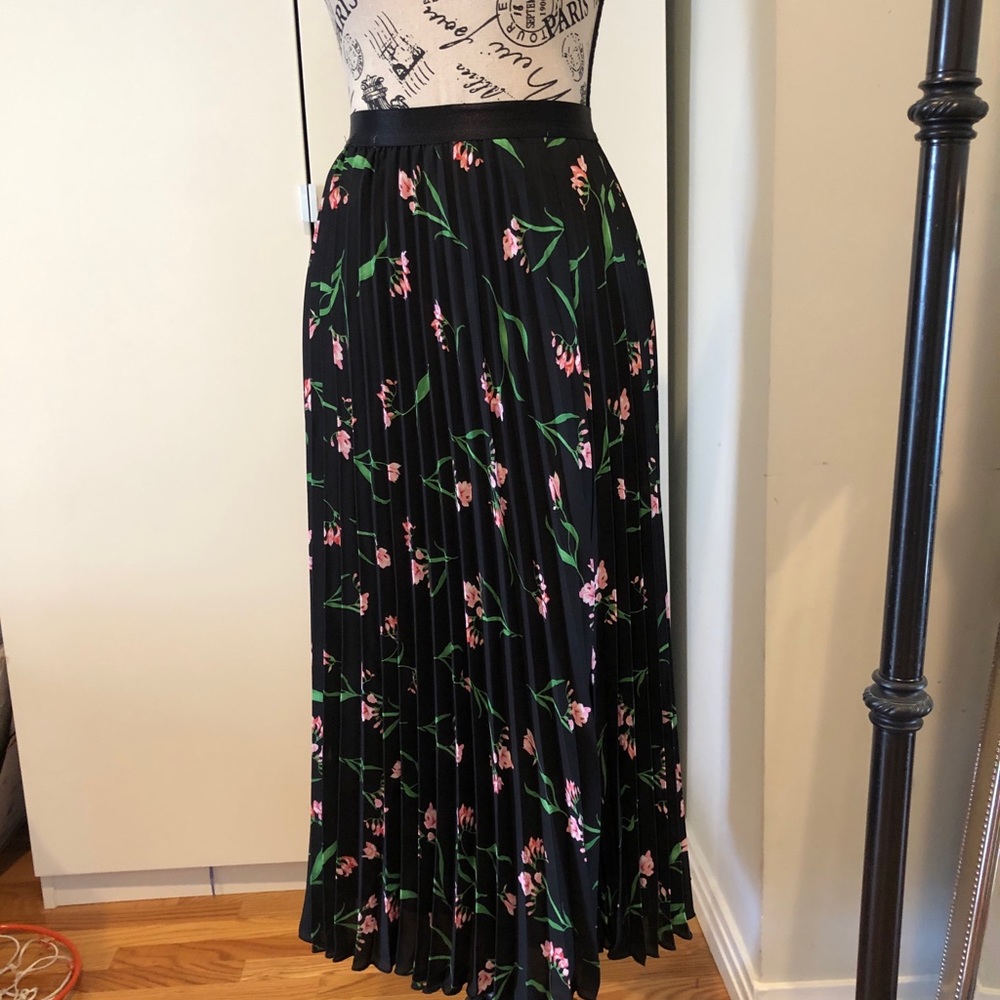 Pleated floral skirt